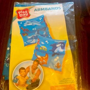 Set of floating arm bands age 3-6 fish design